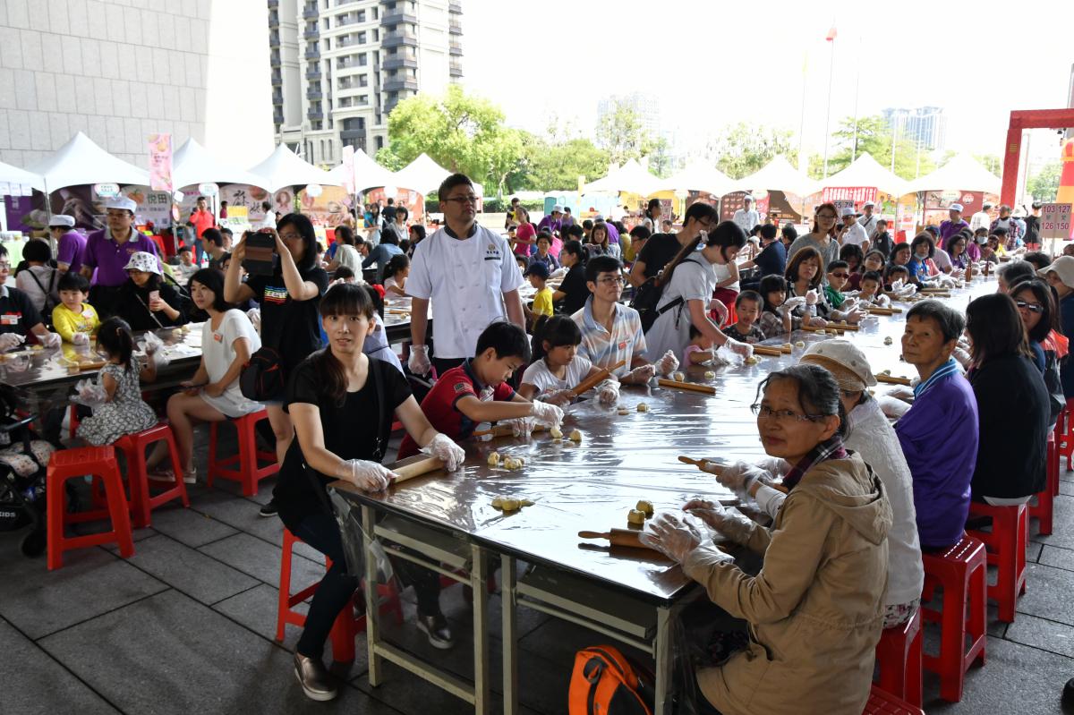 台中糕餅節盛大登場千人糕餅diy Peopo 公民新聞