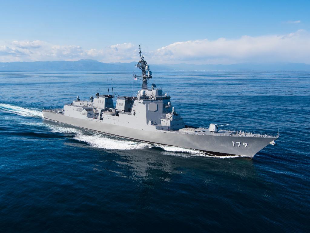 自衛隊　非売品　日本国練習艦隊　1990　記念盾　記念品　海上自衛隊 自衛隊 非売品 日本国練習艦隊 1990 記念盾 記念品 海上自衛隊