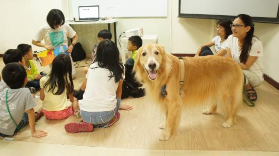 說故事給狗狗聽親子一起學動保 Peopo 公民新聞