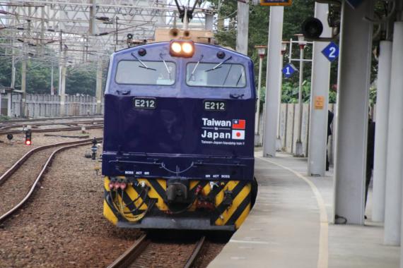 南海電鐵 藍武士號 首度與台鐵攜手合作 日台友誼號 彩繪列車在台運行 Peopo 公民新聞