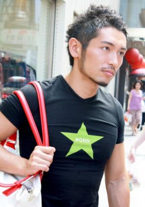 日首席GV男優真崎航 呼籲性愛帶套