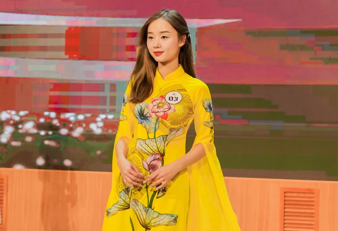 越南學生阮氏垂莊則以曼妙的台步,贏得最佳表演獎。