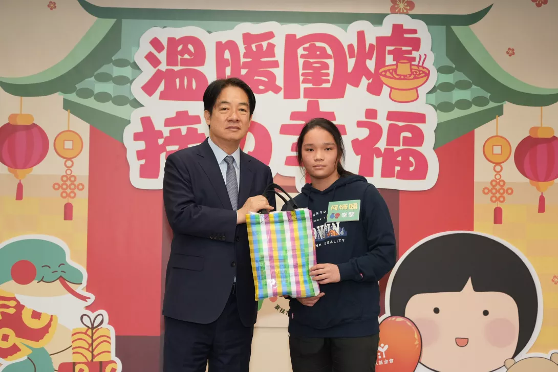 10.總統教育獎得獎者何姍頤與賴清德總統再次會面,期許自己能繼續勇敢迎接新年度的挑戰。