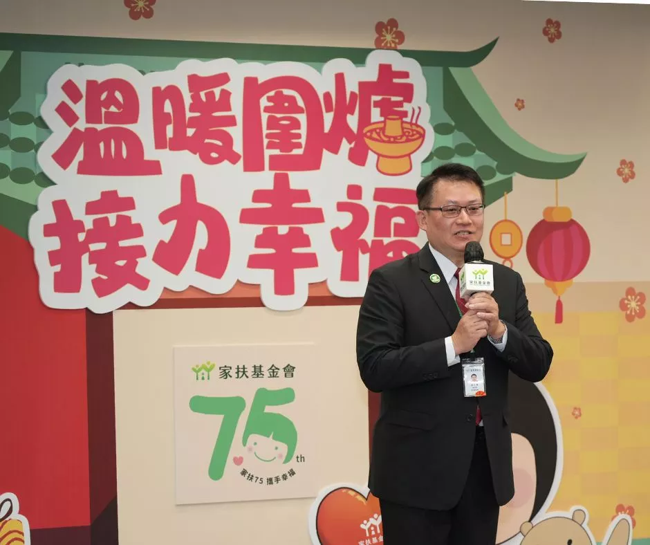 13.家扶基金會執行長周大堯表示,家扶設立獎助學金,陪伴有運動專才的孩子勇闖體壇,讓世界看見台灣