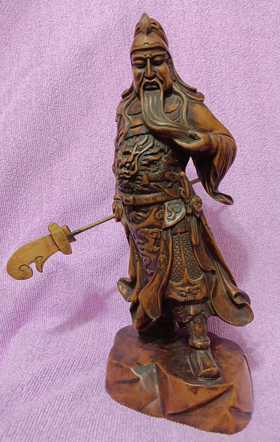 關羽是公元三世紀著名的蜀國將軍,因歷史小說《三國演義》而廣為人知。(圖翻拍自拍賣網站)