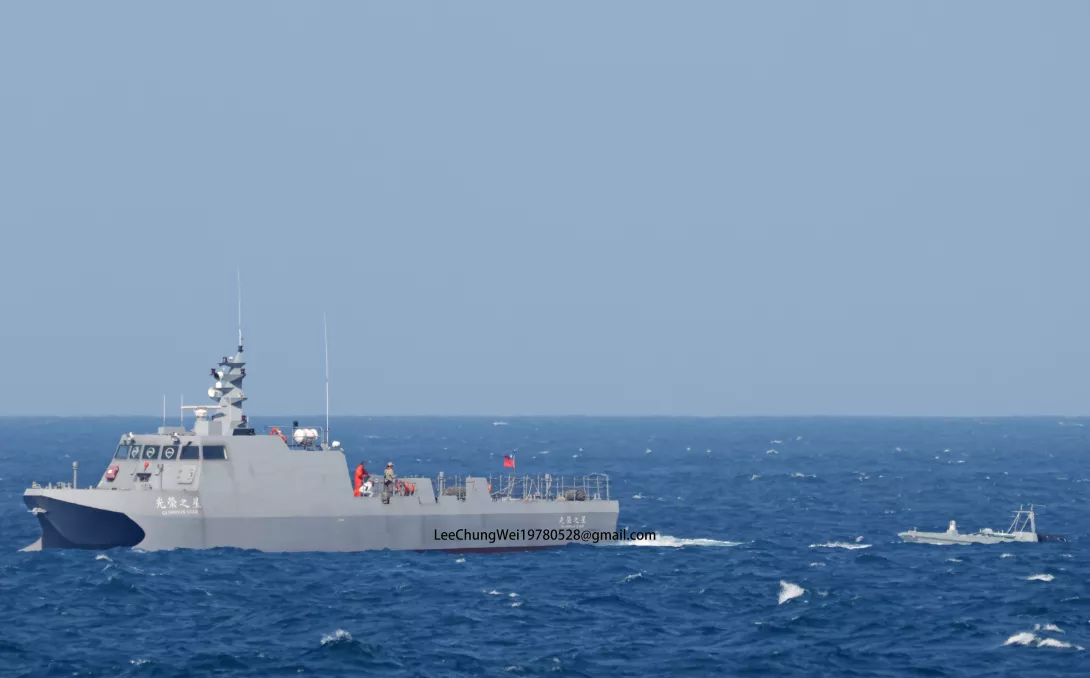 IMG_1665(光榮之星與快奇無人艇第二次海試,李忠衛攝影)