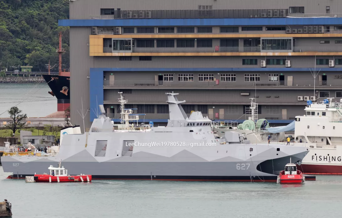 IMG_2297(沱江級後續艦第二批次首艦下水出廠,李忠衛攝影)