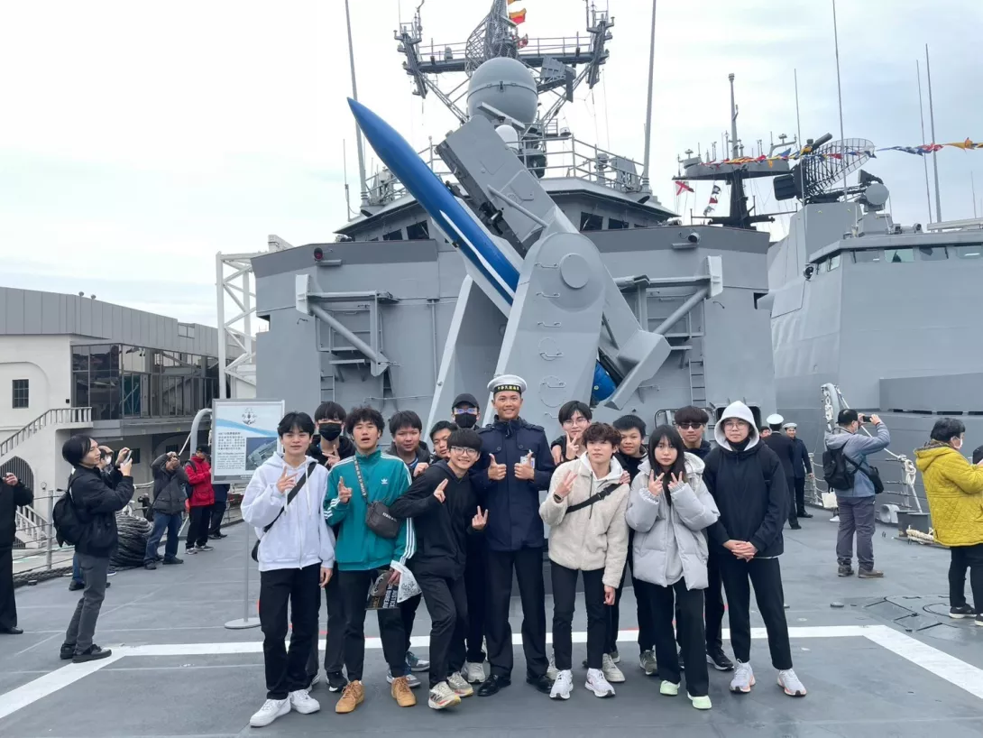 LINE_ALBUM_2025海軍敦睦遠航訓練支隊-基隆港_250318_31