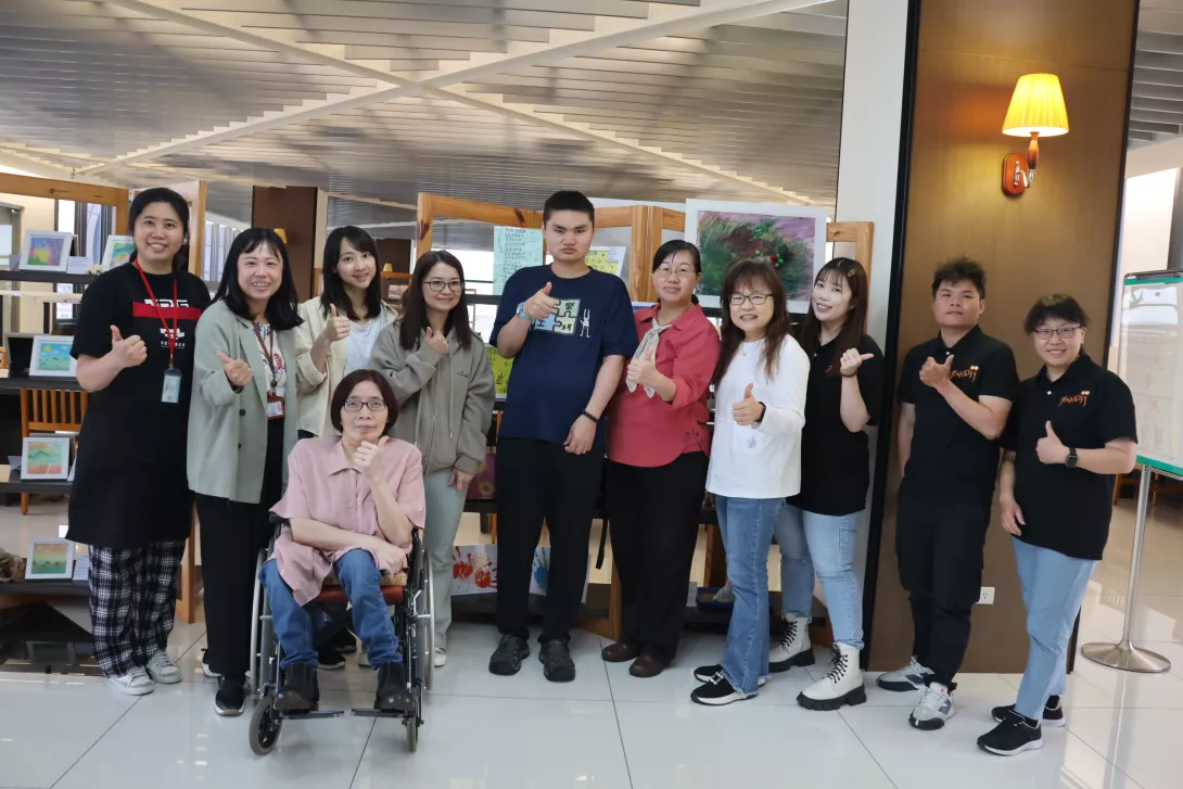 伊甸基金會攜手大園圖書館,5月起展出身心障礙者與早療家庭作品,邀請民眾前來參觀。