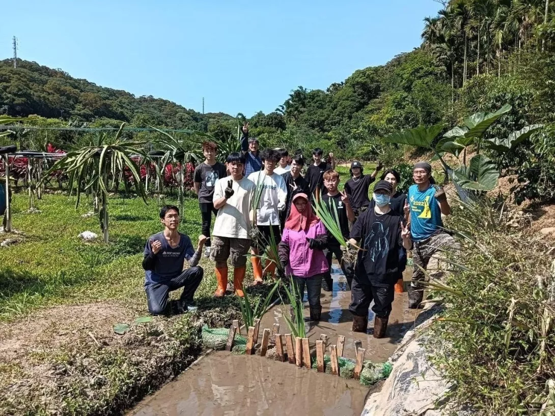 龍華科大深耕在地關懷弱勢 獲《遠見》USR社會責任獎-2