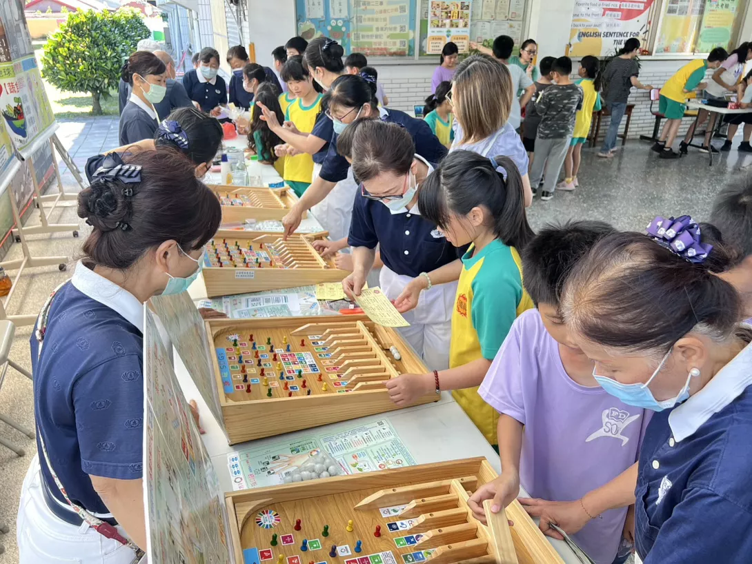 01--彰化縣福德國小特別選在意義非凡的4月22日世界地球日,舉辦了「永續閱讀」體驗活動