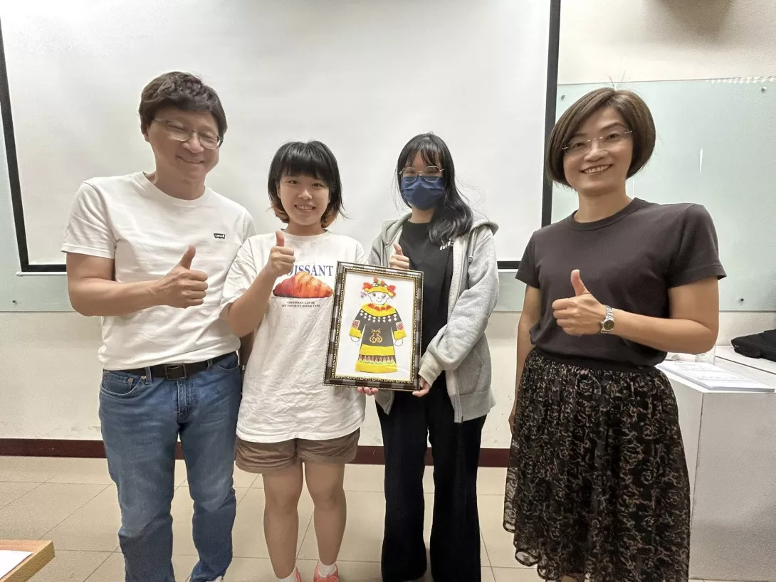 學生們透過所學融合現代創意與傳統美學,打造出前衛又具民俗風貌的作品,驚豔大眾。