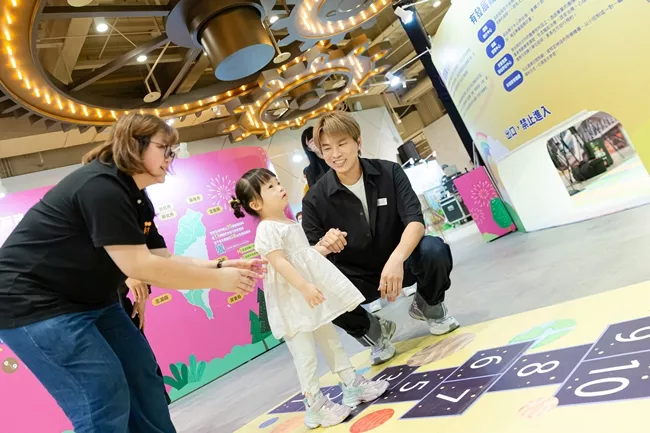 公益大使阿弟現身力挺伊甸愛孩童幸福節 陪慢飛天使勇闖成長關卡。