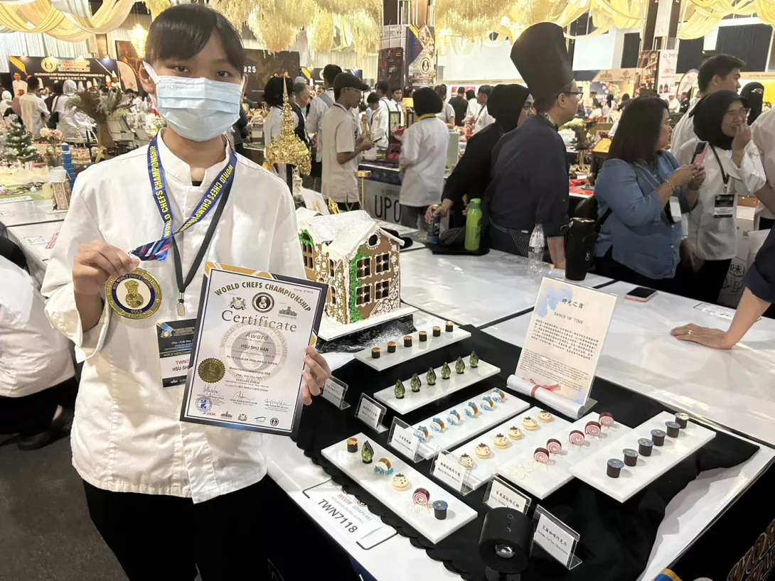 圖四:許舒涵以《時光之舞》甜點系列奪金,展現高超技藝與美學素養,吸引眾多現場觀眾注目。