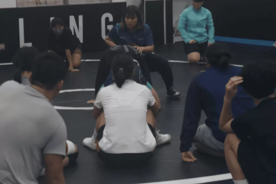 蔡佩靜師教導選手如何進攻 /塗泓凱攝