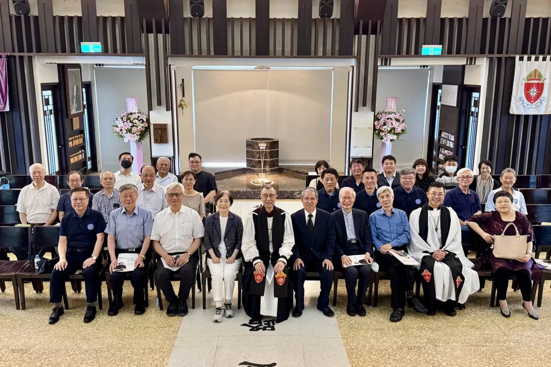 聖約翰科技大學舉行「辜嚴倬雲董事長百日追思禮拜」,場面肅穆莊嚴,氣氛溫暖感人。