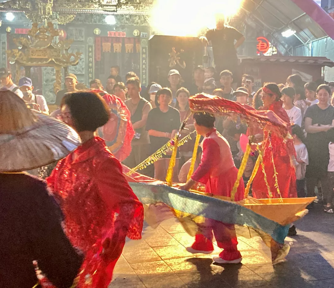 跑旱船