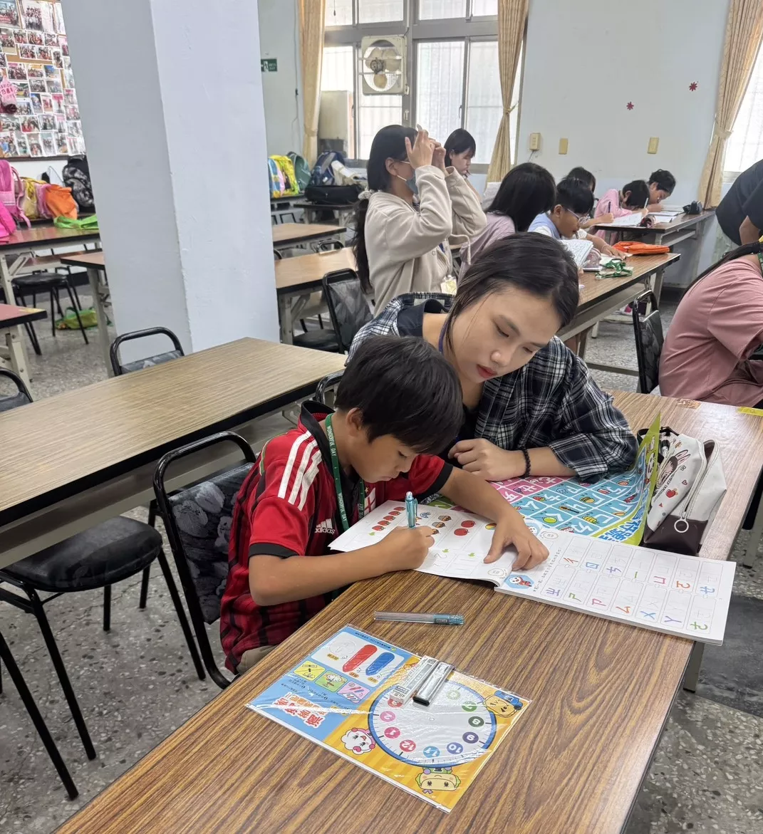 南台南家扶提供-家扶學子求學路上盼助孩子一臂之力