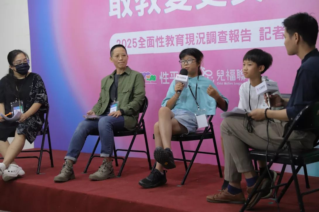 與會來賓進行座談2