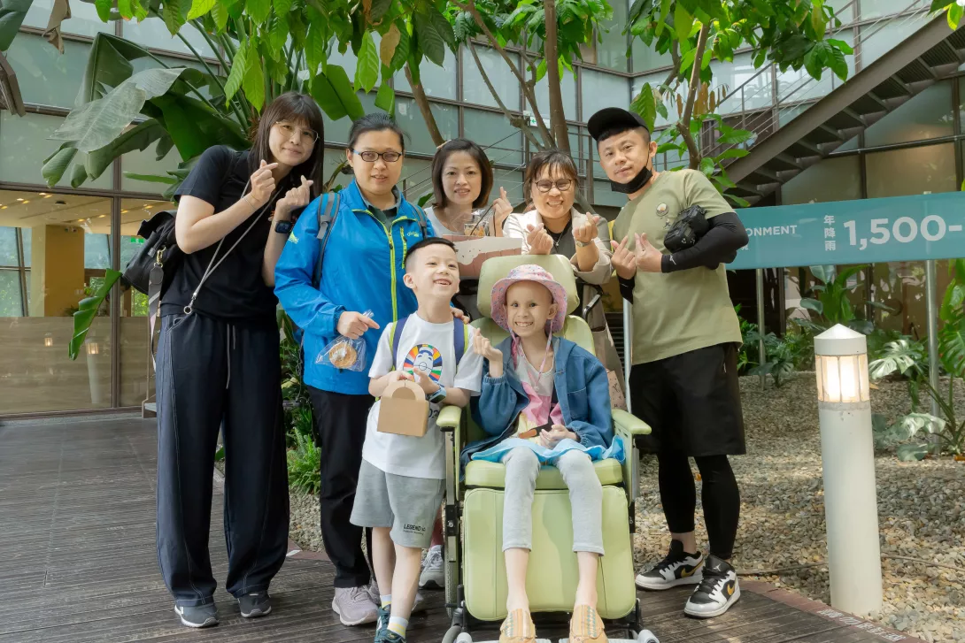 伊甸為小綺的圓夢憩旅安排隨行攝影與影片紀錄,留下珍貴的畫面與美好回憶。