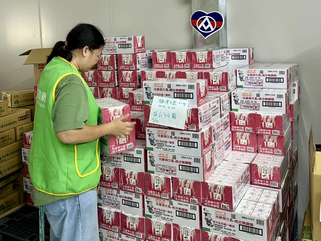 圖四:單親媽媽淑芬因瓦斯外洩事故健康受損、工作中斷,透過以工「帶振」計畫在花蓮倉重拾自信與助人的快樂。