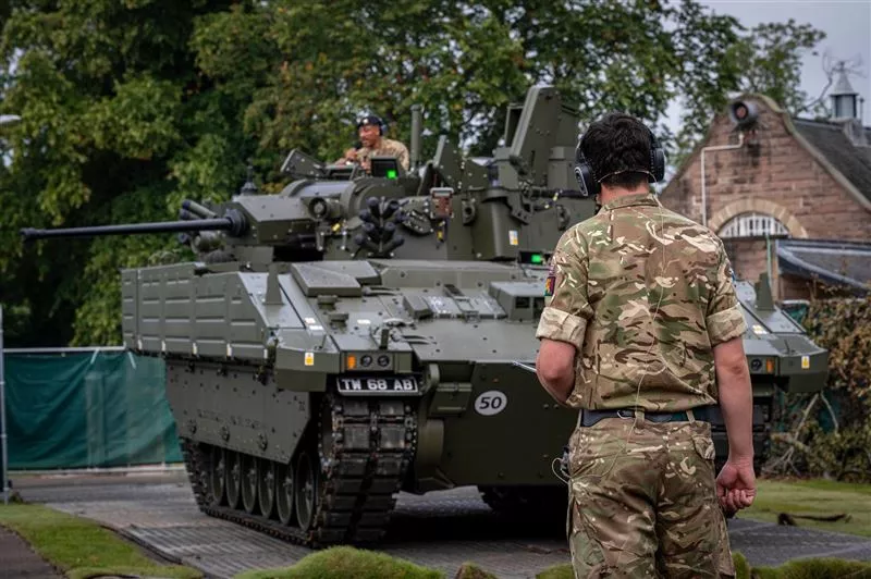 英國陸軍「阿賈克斯」(Ajax)履帶式裝甲偵察車