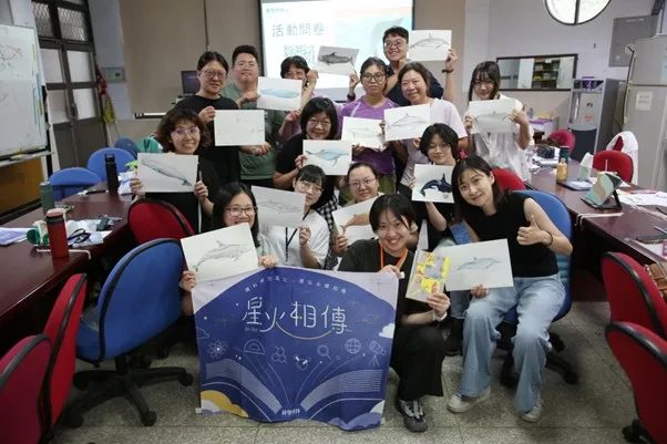 學員在兩個小時中,各自完成了一幅鯨豚科學繪圖作品,並與全體分享,為活動畫下完美的句點。