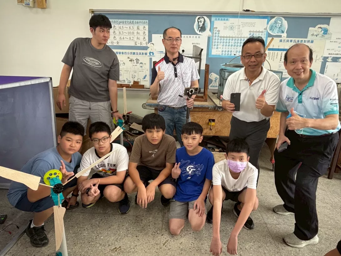 LINE_ALBUM_20250826東石國中風力研習_250826_197