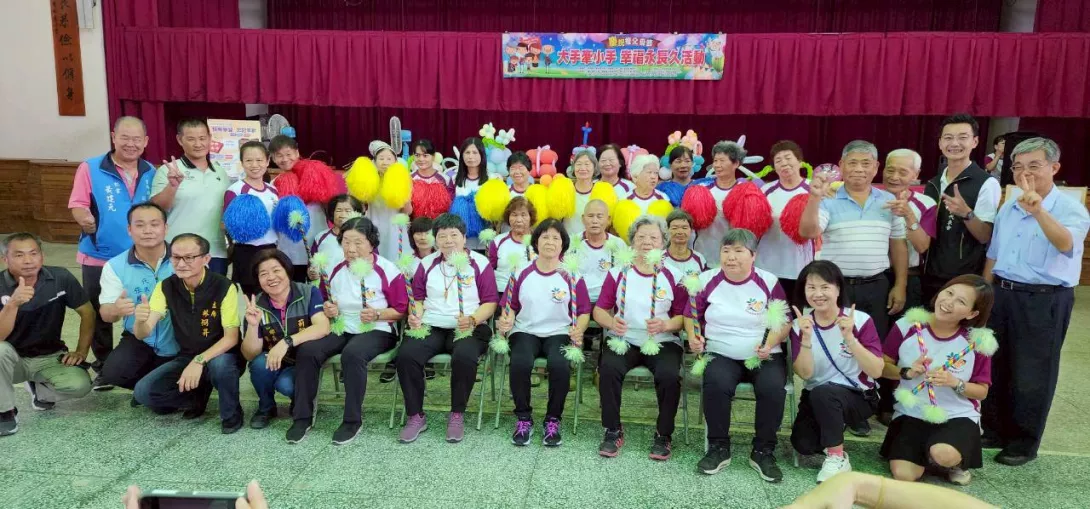五華社區阿公阿嬤尬舞秀