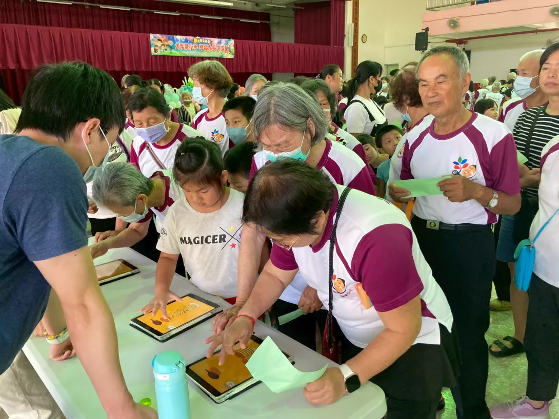 數位課程推廣,商品拍攝技巧、雷雕設計、數位音樂創作及電繪LOGO製作等