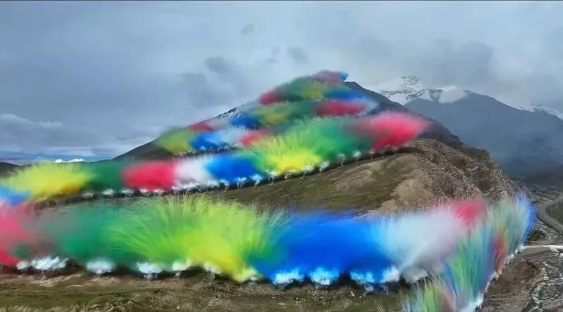 在西藏喜馬拉雅山區煙火秀B20250920自由時報