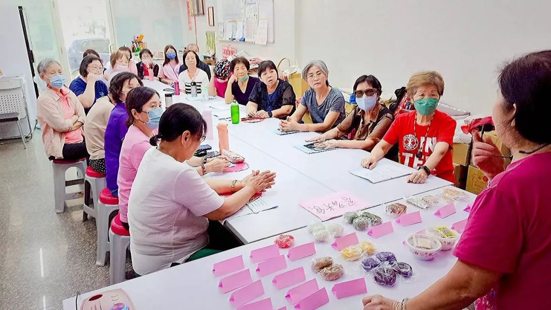 (圖三)伯公照護站結合客家文化,透過習俗體驗讓長輩找到歸屬感與快樂
