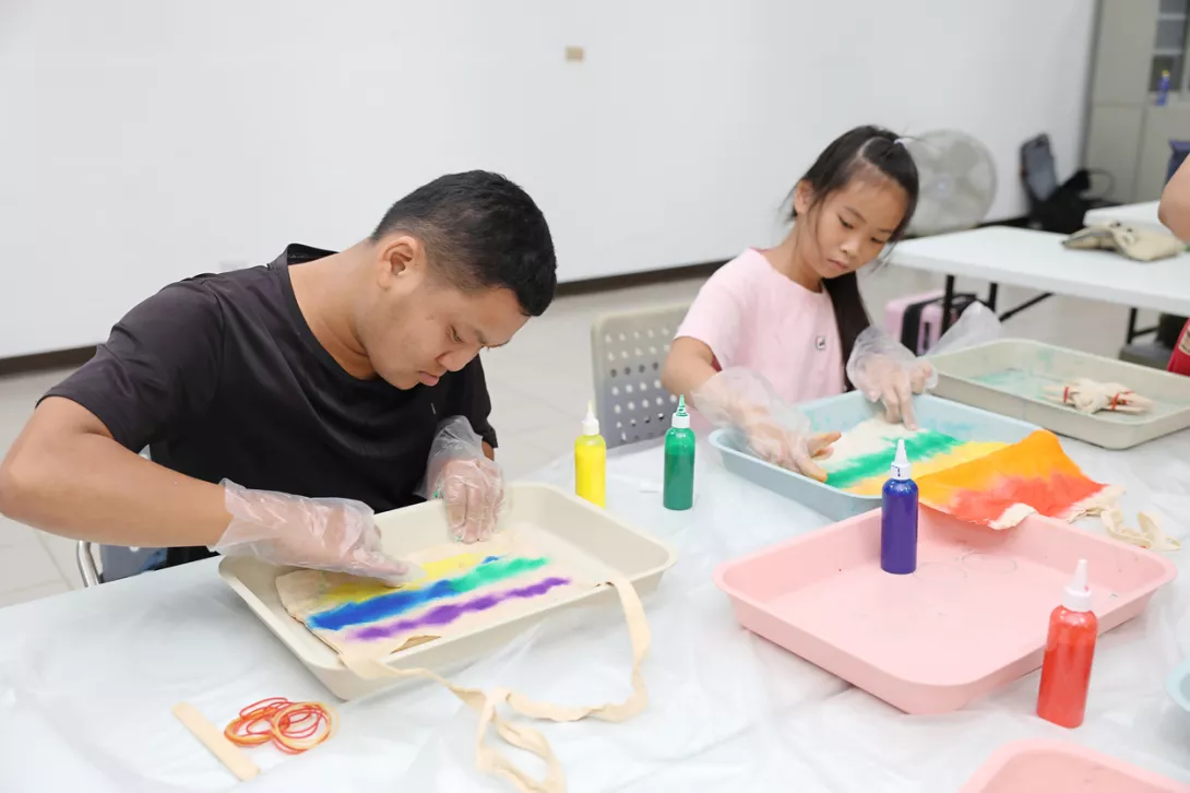 3.彩虹染布創作
