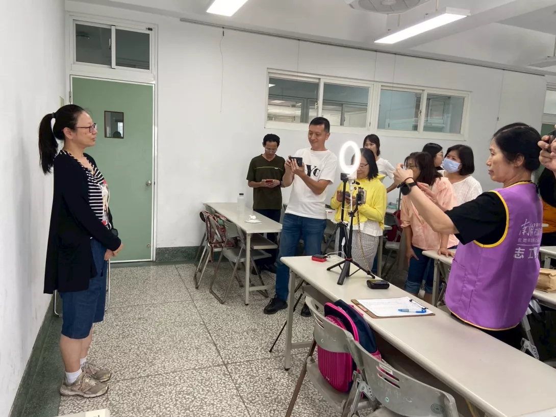 LINE_ALBUM_1140906_250906_64