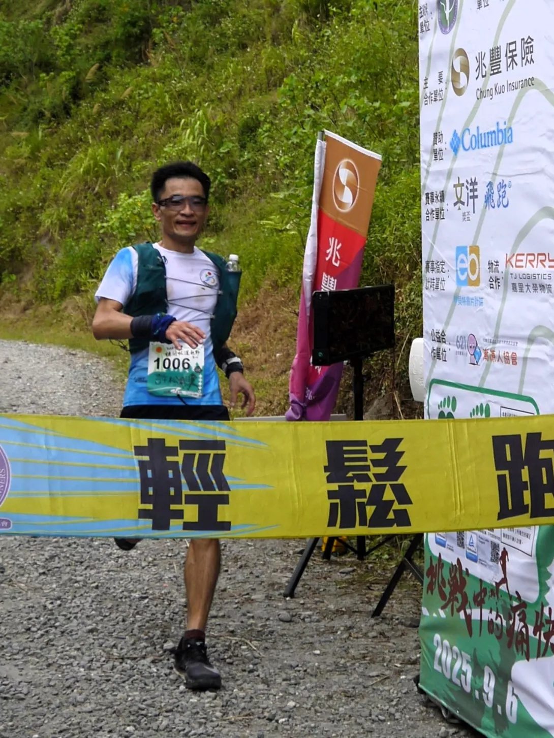 台灣越野代表隊國手許松明以09:47:14勇奪第二。