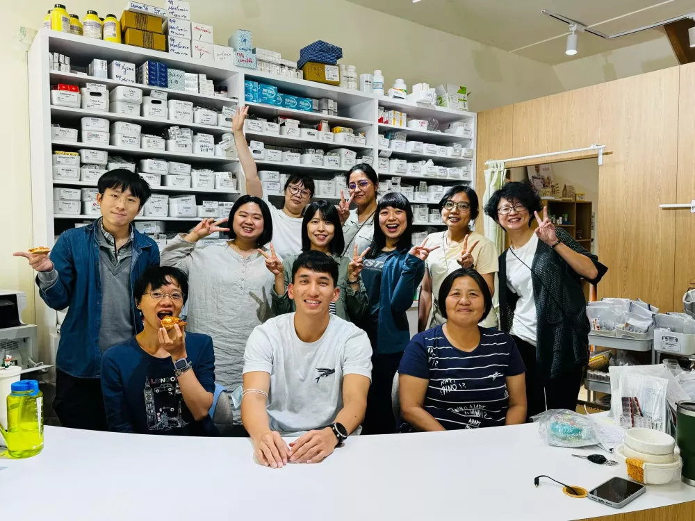 路瑪診所團隊,照顧知本的社區健康。圖/路瑪診所 Ruma Clinic 粉專