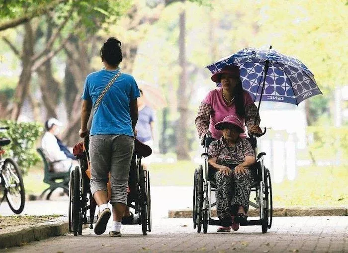 臺灣有大量家庭仰賴移工照顧,且以女性為主。圖/新住民全球資訊網