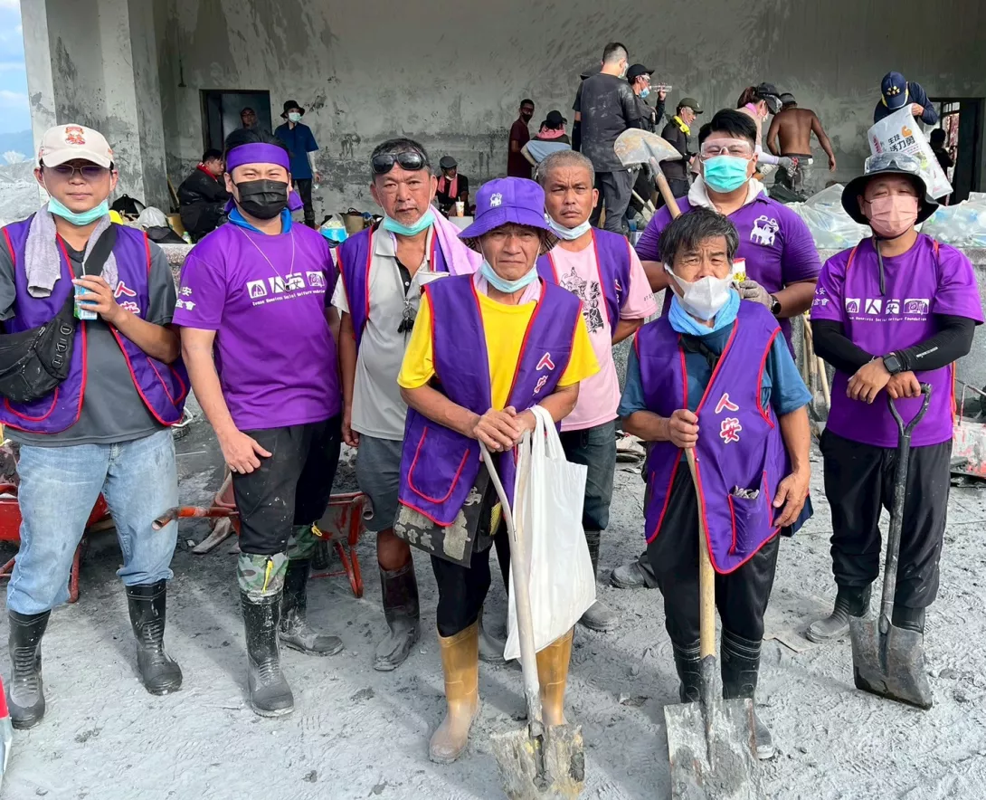 圖說:寒士投入花蓮災後清理,用行動展現助人力量。