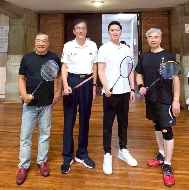 左1林正雄理事長左2詹家昌副校長。左三廖偉翔立委。葉世宗 總會長。