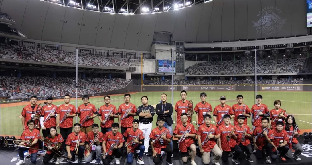 經典應援活動——「群龍吹火」。(圖片來源:余勤芹提供)