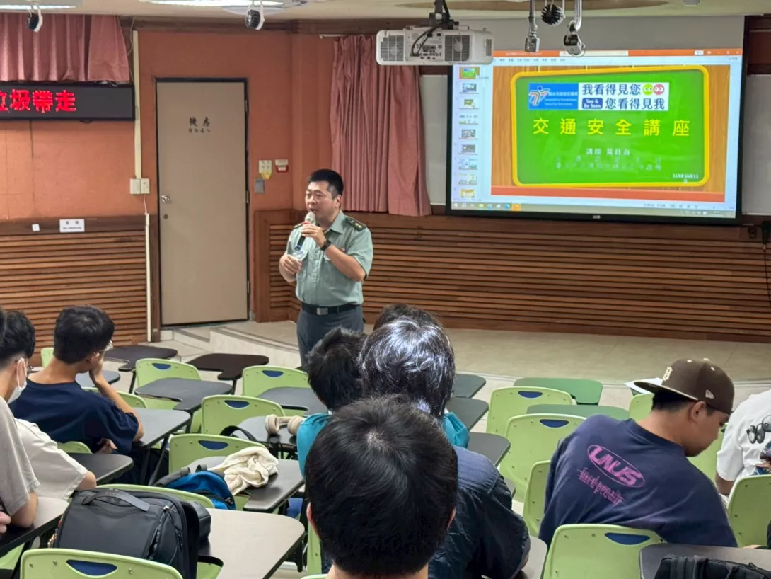 LINE_ALBUM_20251013 交通安全入班第2節能源、文發_251015_11