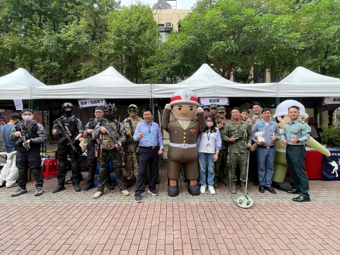 LINE_ALBUM_1141101校慶全民國防_251101_15