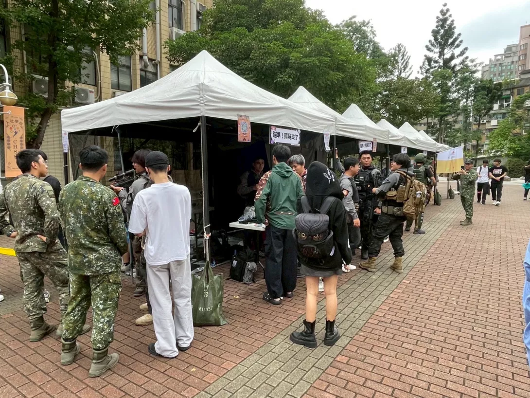 LINE_ALBUM_1141101校慶全民國防_251101_27