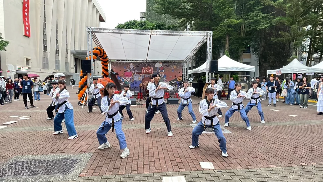 LINE_ALBUM_1141101校慶全民國防_251101_38