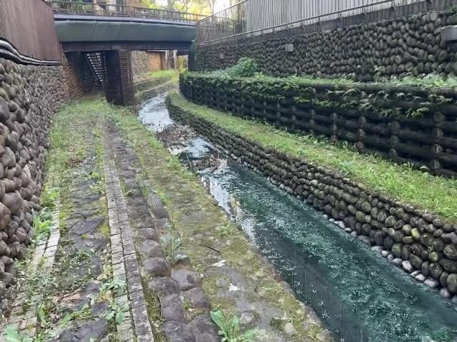 擺爛的新店碧潭[瑠公圳]頭成黑水溝?! | PeoPo 公民新聞